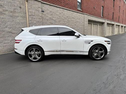 Uyuni White 2023 Genesis GV80 2.5T