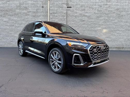 Mythos Black Metallic 2022 Audi SQ5 3.0T Premium Plus