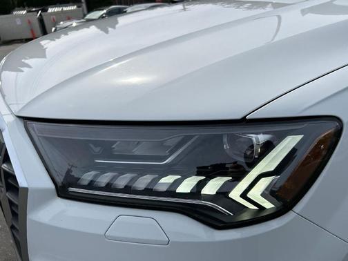 2024 Audi Q7 45 Premium Plus