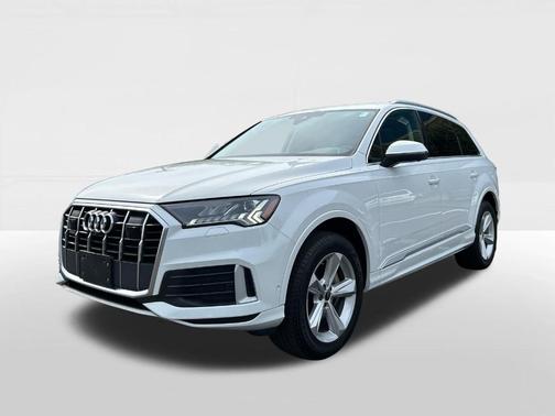 2024 Audi Q7 45 Premium Plus