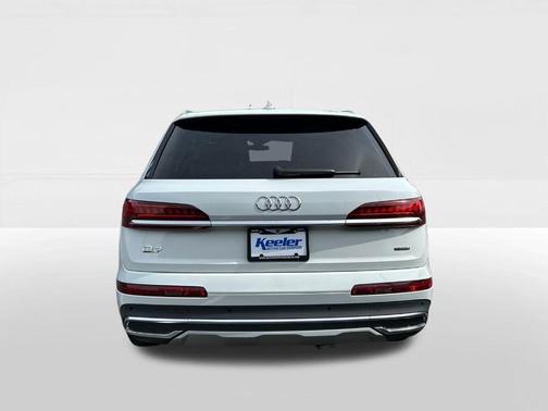 2024 Audi Q7 45 Premium Plus