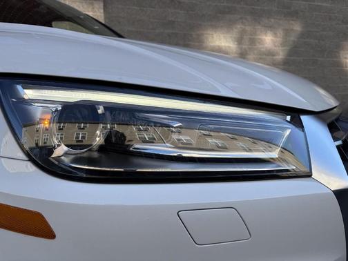 Ibis White 2018 Audi Q5 2.0T Tech Premium