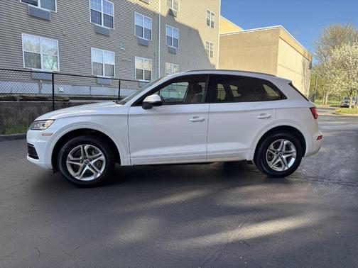 Ibis White 2018 Audi Q5 2.0T Tech Premium