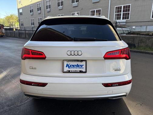 Ibis White 2018 Audi Q5 2.0T Tech Premium