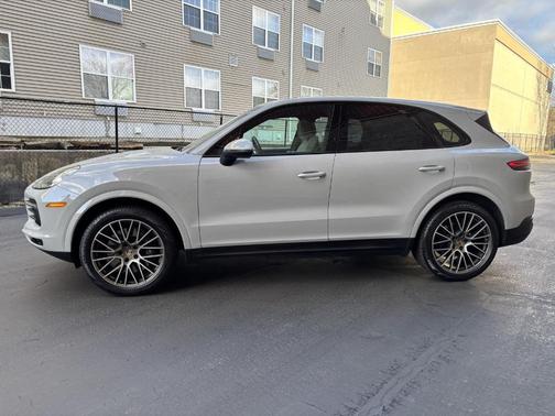 Gray 2022 Porsche Cayenne