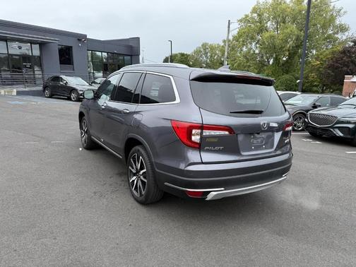 2022 Honda Pilot Touring 7-Passenger
