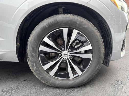 2025 Volvo XC60 B5 Core