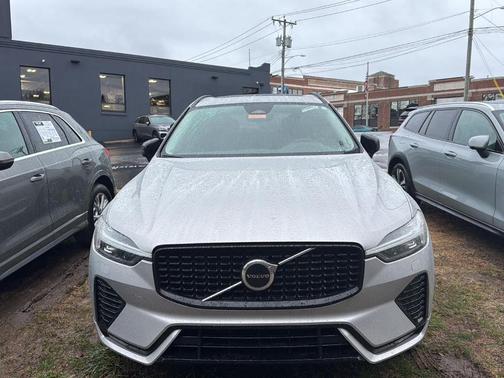 2025 Volvo XC60 B5 Core