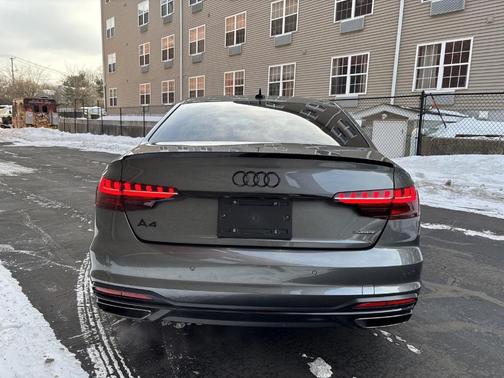 2023 Audi A4 45 S line quattro Premium