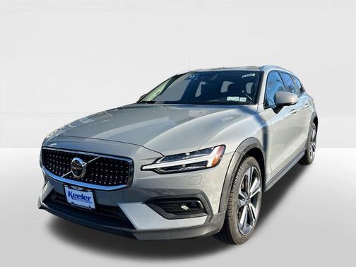 2025 Volvo V60 Cross Country B5 Plus
