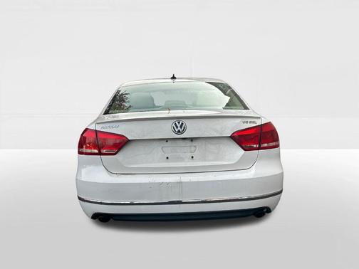 2014 Volkswagen Passat Auto SEL Premium