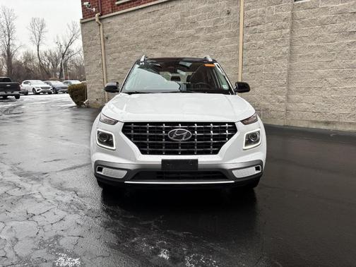 2023 Hyundai VENUE Limited