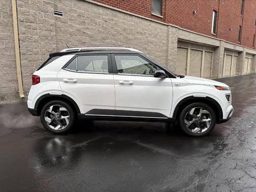 2023 Hyundai VENUE Limited