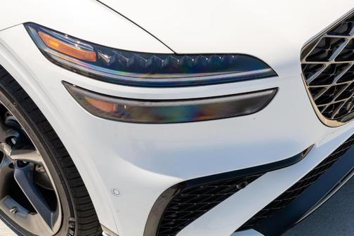 Uyuni White 2026 Genesis GV70 2.5T Sport Prestige