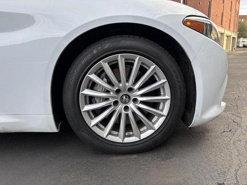 2024 Alfa Romeo Giulia Base