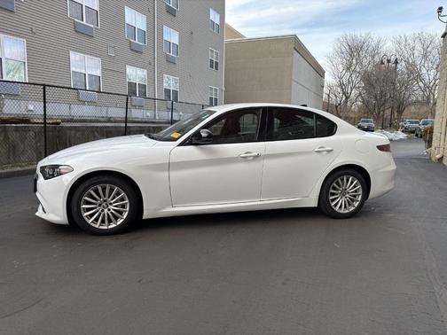 2024 Alfa Romeo Giulia Base