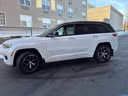 2022 Jeep Grand Cherokee 4xe Summit