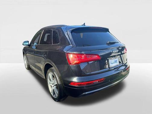 2020 Audi Q5 40 Premium Plus