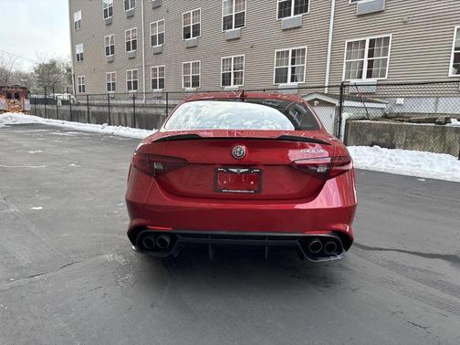 2018 Alfa Romeo Giulia Quadrifoglio