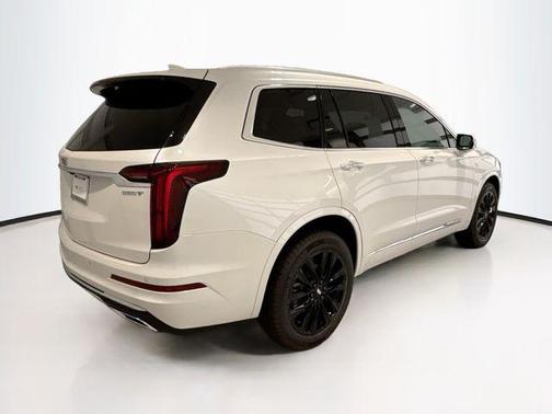 2025 Cadillac XT6 Luxury AWD