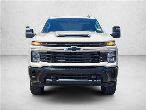 White Sands 2026 Chevrolet Silverado 2500 Custom