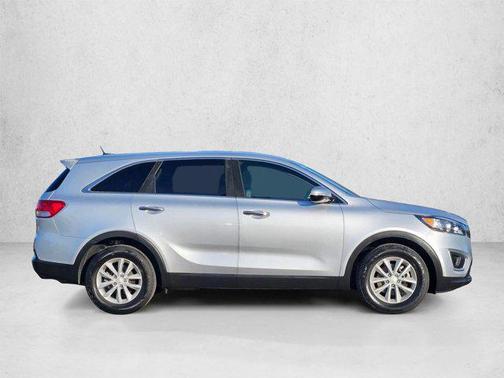 Sparkling Silver 2017 Kia Sorento L