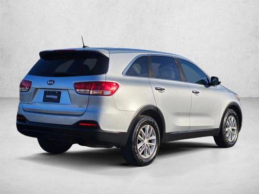 Sparkling Silver 2017 Kia Sorento L