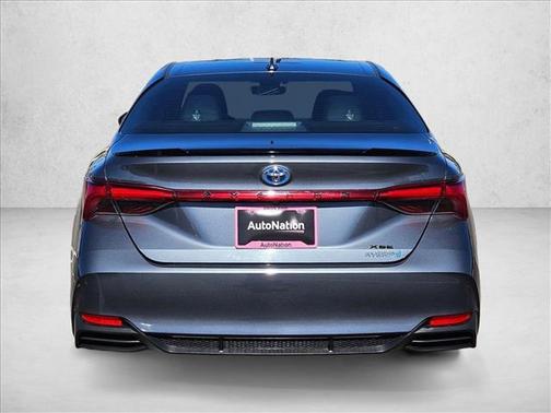 2019 Toyota Avalon Hybrid XSE