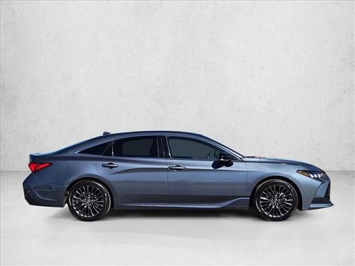 2019 Toyota Avalon Hybrid XSE