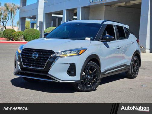 2021 Nissan Kicks SR