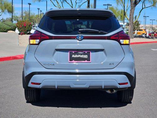 2021 Nissan Kicks SR