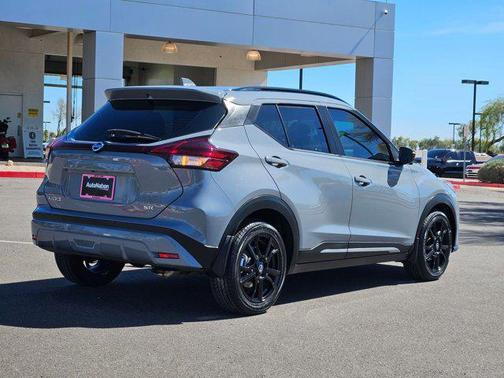 2021 Nissan Kicks SR