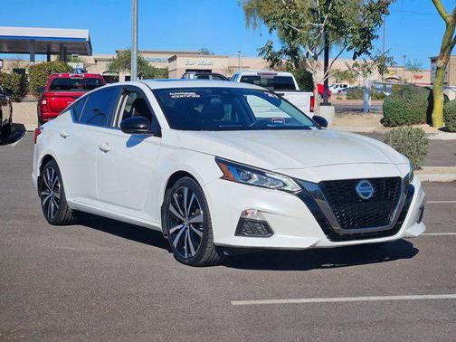 2021 Nissan Altima SR FWD