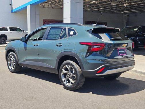 2025 Chevrolet Trax LT