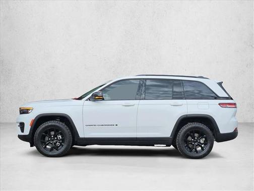 Bright White Clearcoat 2025 Jeep Grand Cherokee Altitude