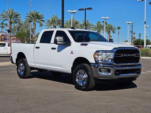 2023 RAM 2500 Tradesman Crew Cab 4x4 6'4' Box