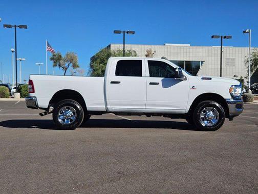 2023 RAM 2500 Tradesman Crew Cab 4x4 6'4' Box