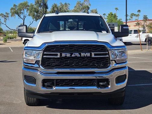 2023 RAM 2500 Tradesman Crew Cab 4x4 6'4' Box