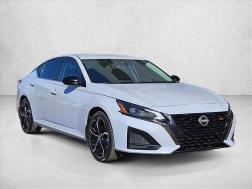 2023 Nissan Altima SR FWD