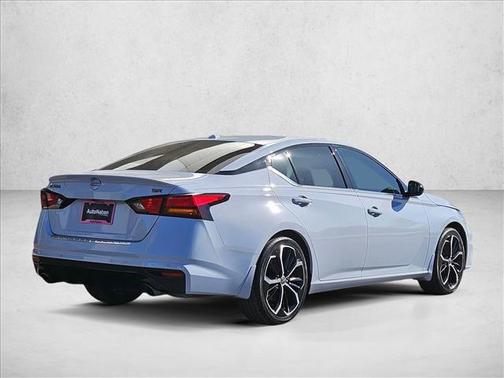 2023 Nissan Altima SR FWD