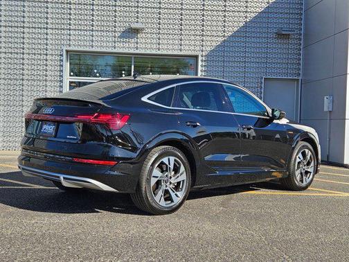 2022 Audi e-tron Sportback S line Premium Plus