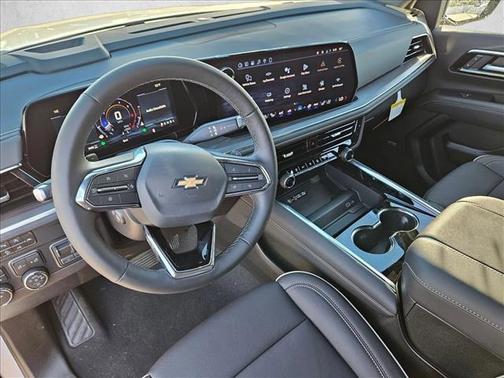 Polar White Tricoat 2026 Chevrolet Suburban Premier