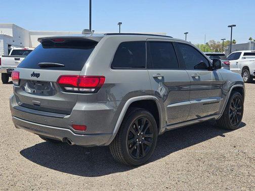 2020 Jeep Grand Cherokee Altitude