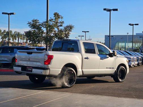 2020 Nissan Titan SV