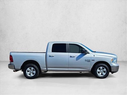 Bright Silver Metallic Clearcoat 2019 RAM 1500 SLT