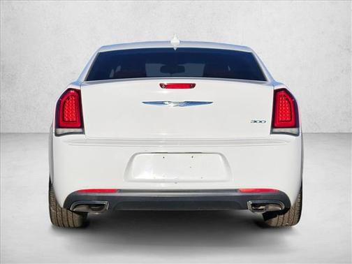 2018 Chrysler 300 Touring