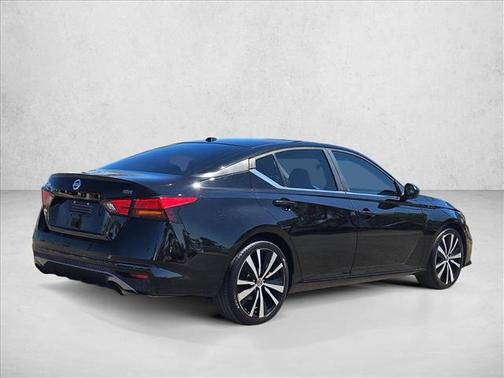 2020 Nissan Altima SR FWD