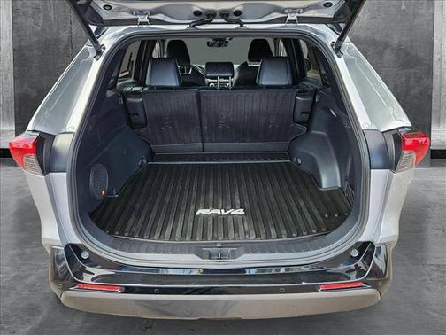 2020 Toyota RAV4 Hybrid SE
