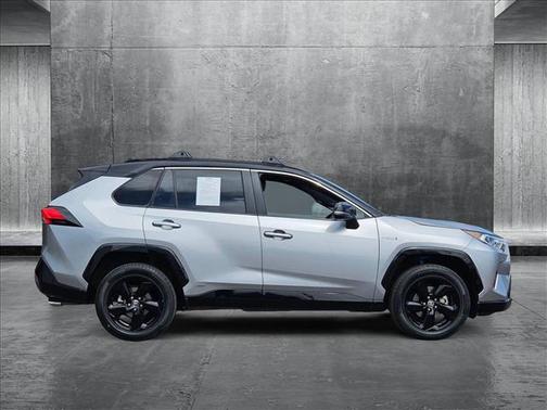 2020 Toyota RAV4 Hybrid SE