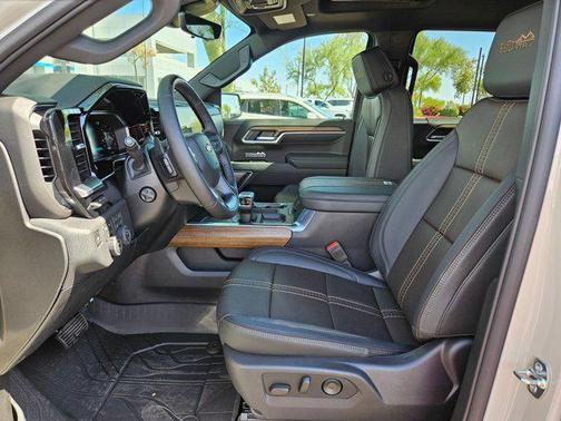 White Sands 2026 Chevrolet Silverado 1500 High Country
